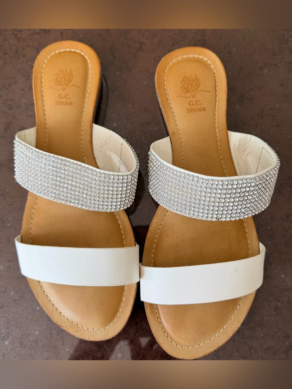 GC shoes jewelEmbellished White Slide Sandals with Rhinestone Strap. Size - 8.5M